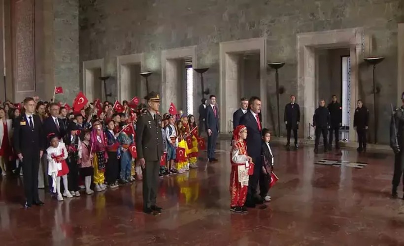 Anıtkabir'de 23 Nisan töreni! Devlet erkanı Ata'nın huzurunda