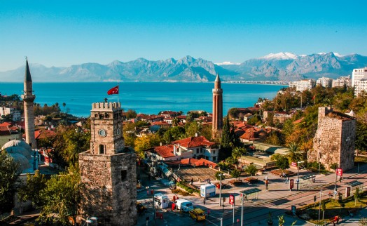 Antalya'da hedef 18 milyon yabancı turist