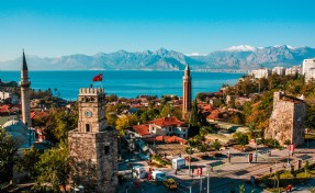 Antalya'da hedef 18 milyon yabancı turist