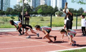 Atletizm pistinde bayram coşkusu