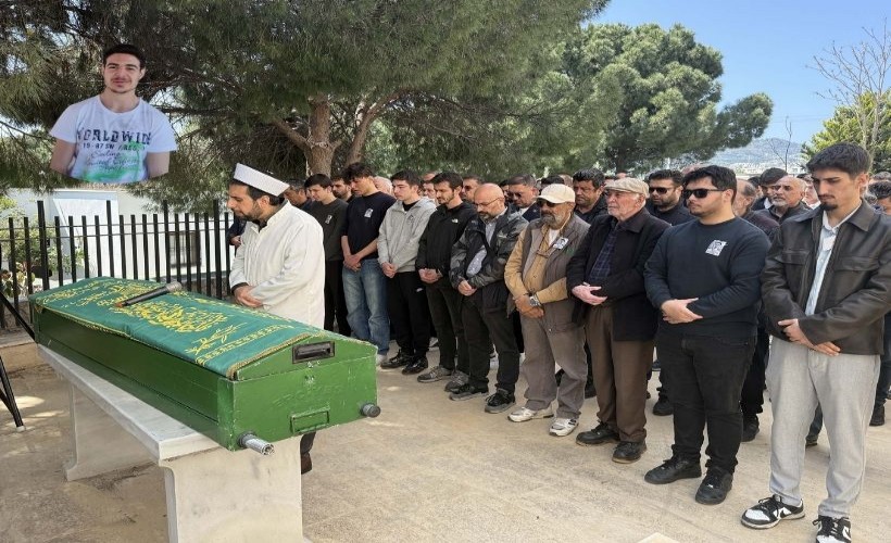 Babası gibi kanserden yaşamını yitiren Levent Kaan, toprağa verildi