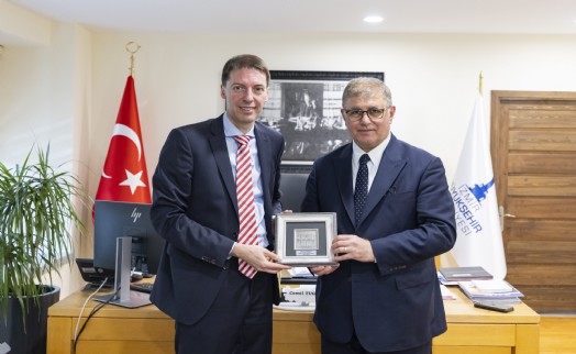 Başkan Tugay, AB Türkiye Delegasyonu Başkan Yardımcısı Vilcinskas’ı ağırladı