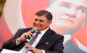 Başkan Tugay apolitik soruları yanıtladı: ‘Kalbim İzmir için delicisine atıyor’