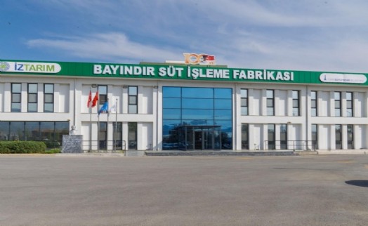 Bayındır Süt Fabrikası’nda çarklar döndü, üreticinin yüzü güldü