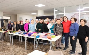Bayraklı Belediyesi'nden huzurevi sakinlerine 750 adet battaniye