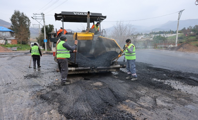 Bayraklı’da dönüşüm sürüyor: Yaklaşık 2 kilometrelik yol yenilendi