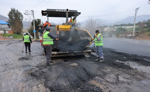 Bayraklı’da dönüşüm sürüyor: Yaklaşık 2 kilometrelik yol yenilendi