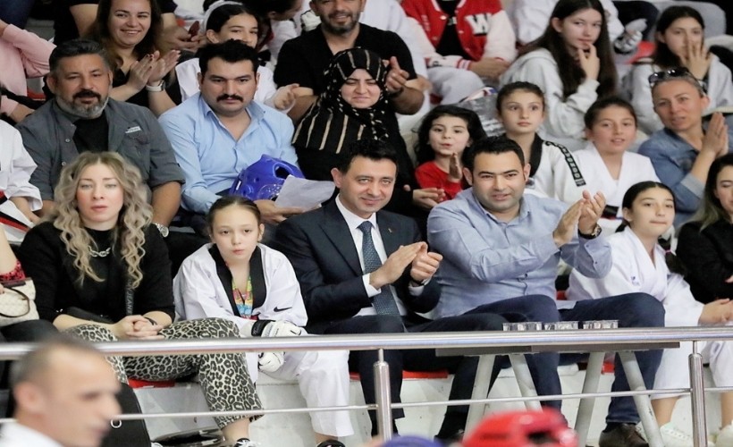 Bayraklılı çocuklar sanat ve spor etkinliklerinde buluştu
