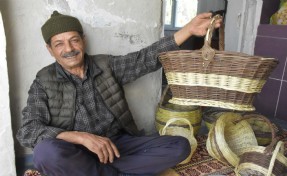 Bergama'da sepetçilik son ustasıyla yaşatılıyor