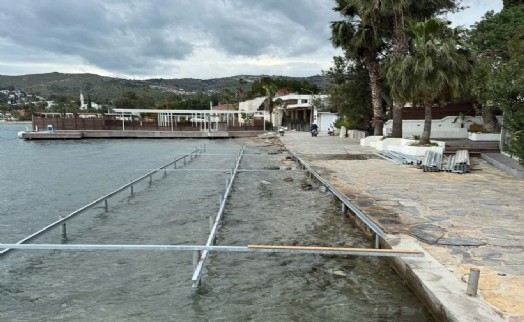 Bodrum'da denize yapılmak istenen ahşap platform ve iskeleye 1 milyon lira ceza