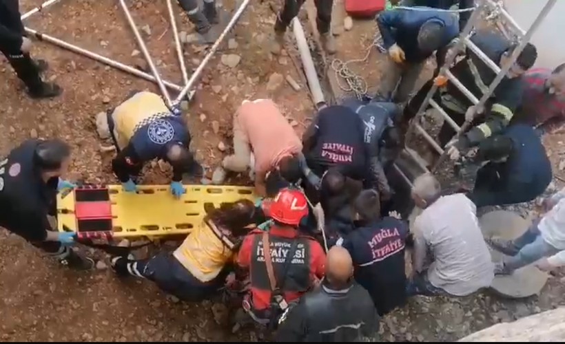 Bodrum’da 4 metrelik kuyuya düşen işçiyi itfaiye kurtardı