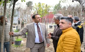 Bornova kendi çiçeğini kendi yetiştiriyor