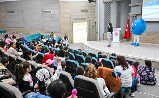 Bornovalı miniklerden suya dost mesaj!