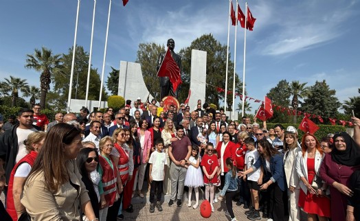 CHP İzmir Aliağa’da 23 Nisan kutladı: İmamoğlu'na kaç imza toplandı