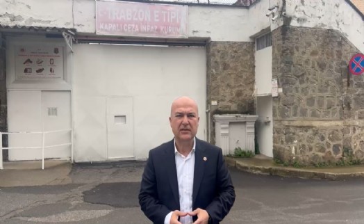 CHP’li Bakan ‘Bombacı Mülayim’i cezaevinde ziyaret etti