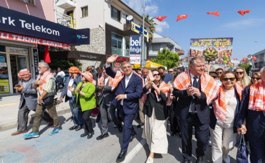 Cemil Tugay'dan Enginar Festivali'nde 'tarım' çıkışı