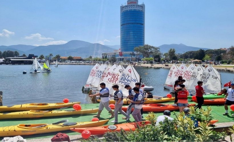 Çocuklar Su Sporları Şenliği’nde buluştu: Büyükşehir'de yelkenler fora