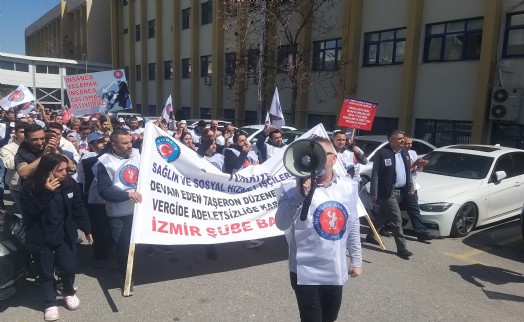 DEÜ Hastanesi işçileri eylemlerinin ikinci gününde de iş bıraktı