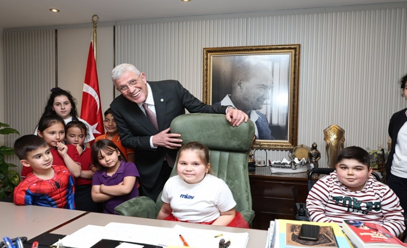 Dervişoğlu, koltuğunu çocuklara bıraktı