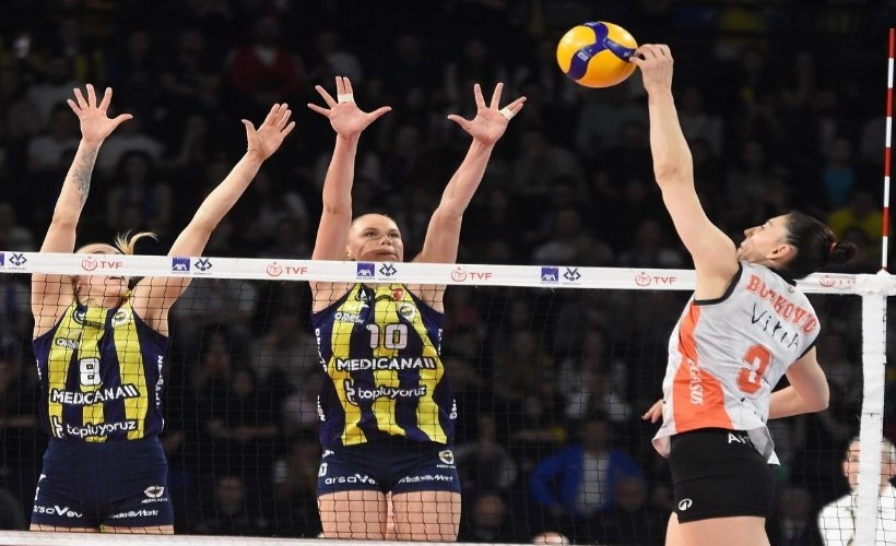 Eczacıbaşı Dynavit'i mağlup eden Fenerbahçe Medicana şampiyonluğa ulaştı
