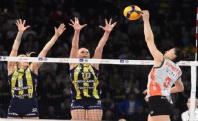 Eczacıbaşı Dynavit'i mağlup eden Fenerbahçe Medicana şampiyonluğa ulaştı