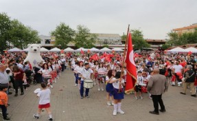 Efes Selçuk 23 Nisan coşkusuna hazırlanıyor: 'Çocuklar Özgürdür, Sokak Oyunlarıyla Büyür'