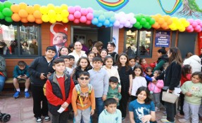Efes Selçuk’ta çocuklar ve aileler yalnız değil