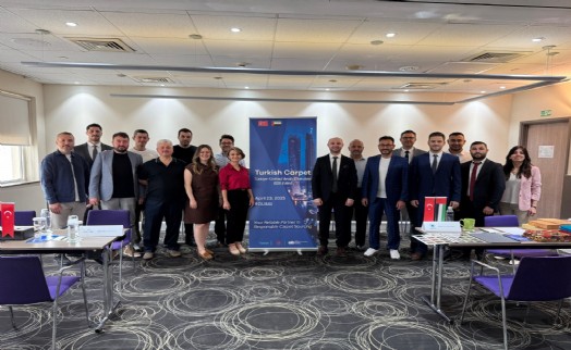 Egeli halı ihracatçılarından başarılı BAE çıkartması