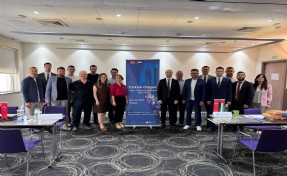 Egeli halı ihracatçılarından başarılı BAE çıkartması