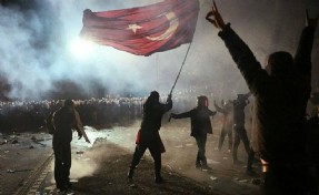 Eylemlerde tutuklanan öğrenciler anlatıyor: 'Basın gelince duruyorlar, gidince dövüyorlardı'