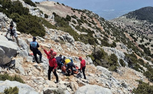 Fethiye'de paraşüt kayalıklara düştü; 2 ölü