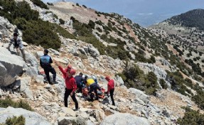 Fethiye'de paraşüt kayalıklara düştü; 2 ölü