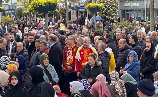 Göztepeli taraftarlar Trabzon’da şehit cenazesine katıldı