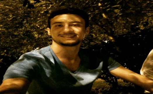 Güreşlere katıldığı boğasının boynuz darbeleriyle öldü