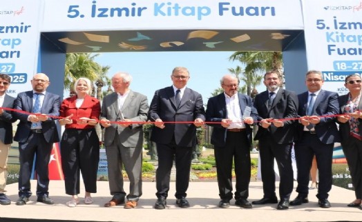 İZKİTAPFEST kapılarını Kültürpark’ta açtı: En büyük kitap fuarı İzmir'de