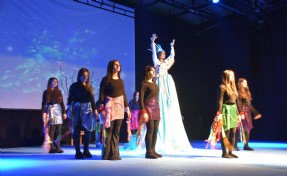 Türk dünyası öğrencileri, İzmir'de buluştu