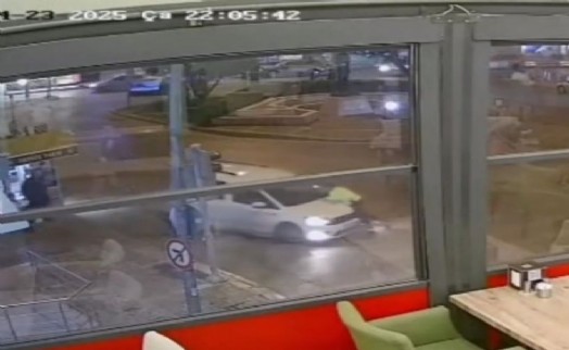 İzmir'de alkollü sürücü dehşeti: Trafik polisi 500 metre sürükledi!