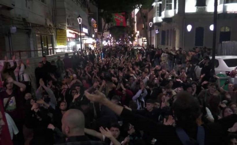 İzmir’deki üniversiteliler tutuklanan arkadaşları için yürüdü
