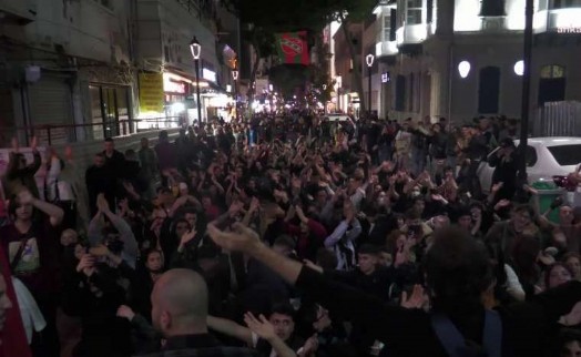 İzmir’deki üniversiteliler tutuklanan arkadaşları için yürüdü
