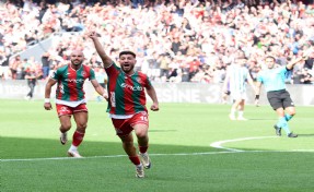 Kaf-Kaf şampiyonu yenerek finale tutundu!