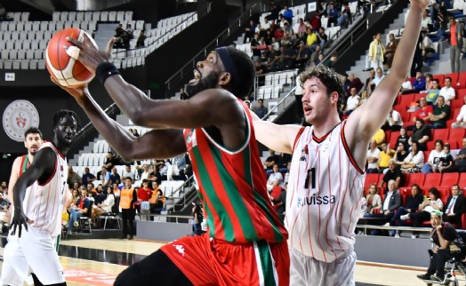 Karşıyaka Ege derbisinde farklı yenildi