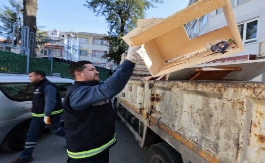 Mutlu'dan duyarlılık çağrısı: Konak’ta mobilya atıkları ücretsiz toplanıyor
