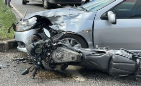 Kütahya'da Otomobil ile çarpışan motosikletteki 2 kişi yaralandı