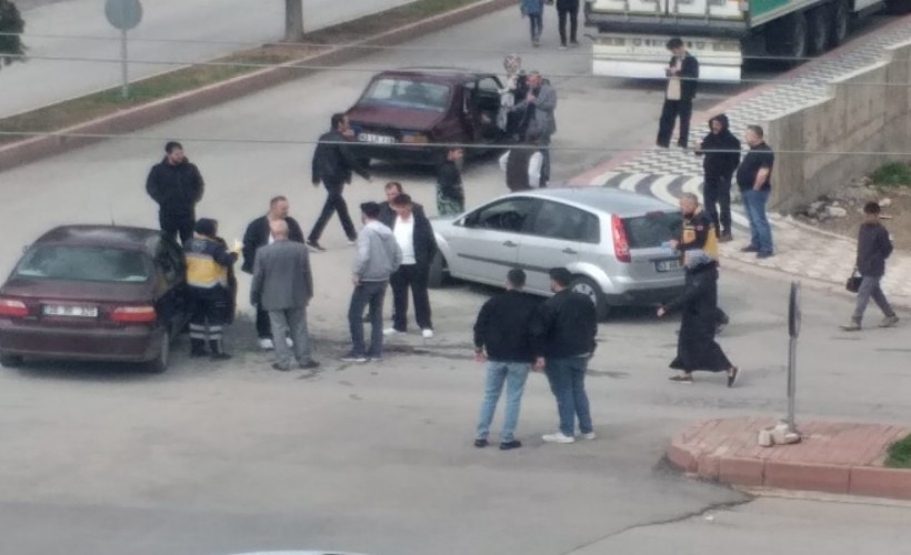 Kütahya’da trafik kazası; 3 yaralı