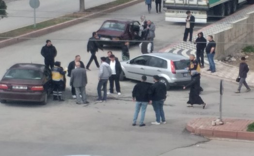 Kütahya’da trafik kazası; 3 yaralı