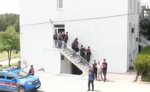 Manisa'da 'Çakallar' ve 'Tokuçlar' suç örgütlerine operasyon: 11 gözaltı