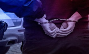 Menderes'te uyuşturucu satıcılarına operasyon: 8 şüpheli yakalandı