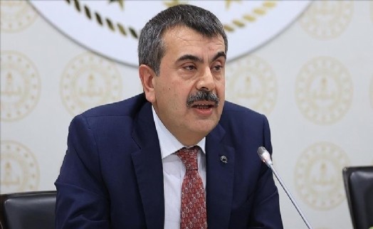 Milli Eğitim Bakanı Tekin kimsenin görmediğini gördü!