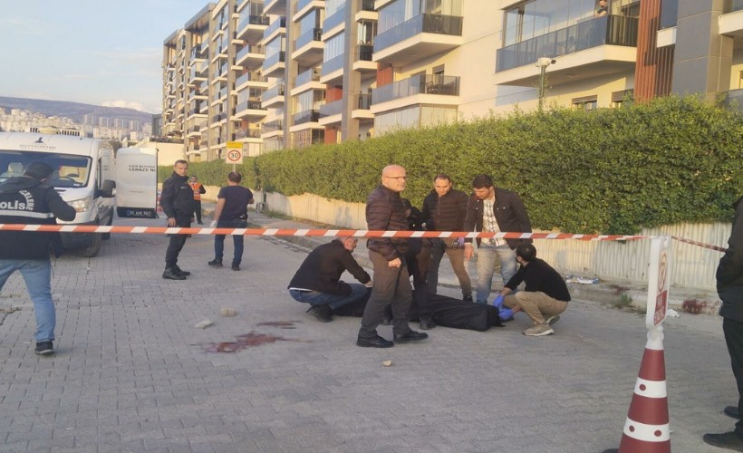 Önce eski nişanlısını ve annesini, sonra da kendini vurdu!