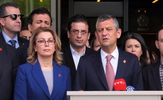 Özel'den Sırrı Süreyya Önder'e ziyaret: 'Yakından takip ediyoruz'